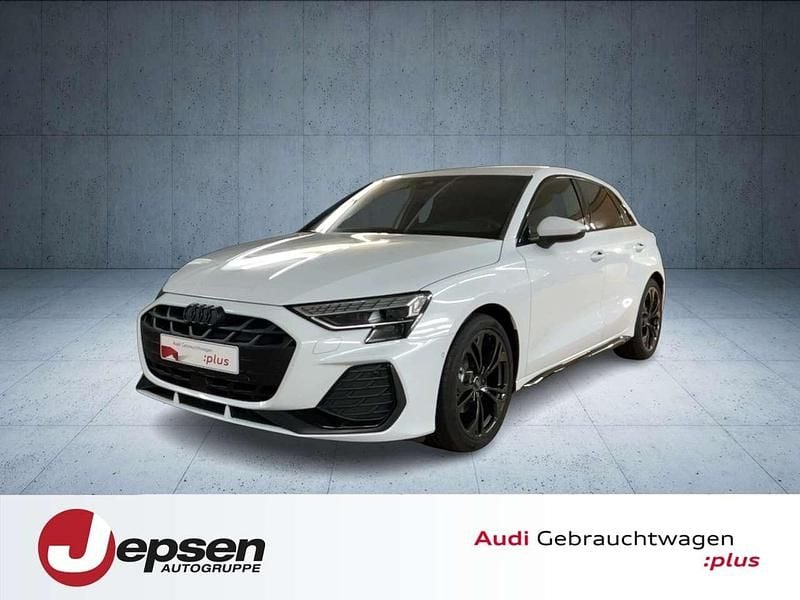 Gletscherweiß Gebraucht 2024 Audi A3 S-Line Limousine | 33.960 € (Fairer Preis) - Bild 1/4