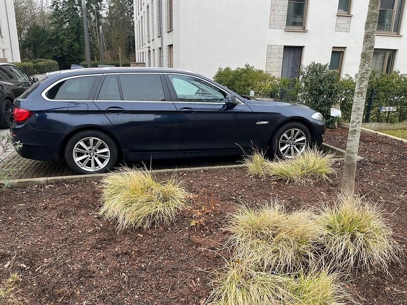 Gebraucht BMW 520 184 PS (135 kW) 2011 Schwarz Kombi