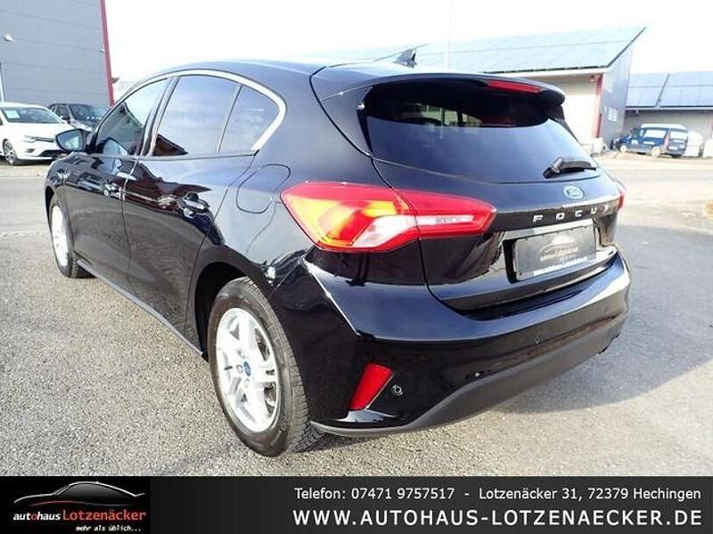 Gebraucht Ford Focus Cool & Connect 125 PS (91 kW) 2018 Schwarz Limousine