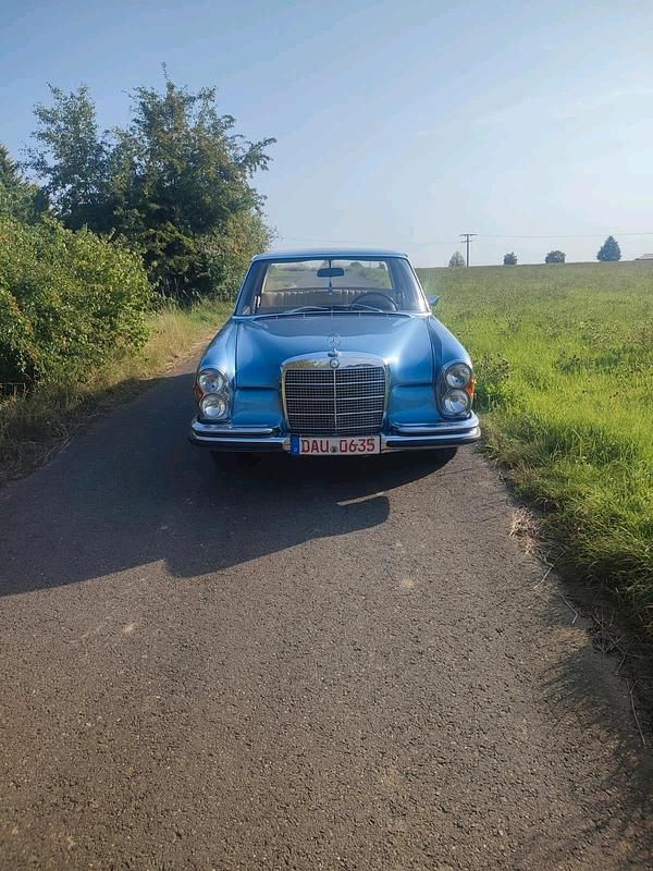 Blau Gebraucht 1971 Mercedes 280 SE Limousine | 25.000 € - Bild 1/4