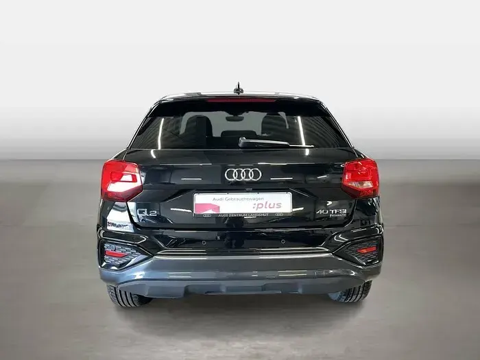 Używany Audi Q2 Advanced 190 KM (139 kW) 2025 Czarny SUV