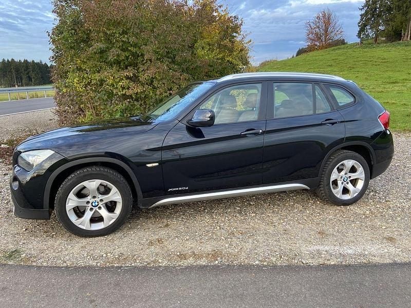 Schwarz Gebraucht 2012 BMW X1 xLine SUV | 6.800 € (Guter Preis) - Bild 1/4