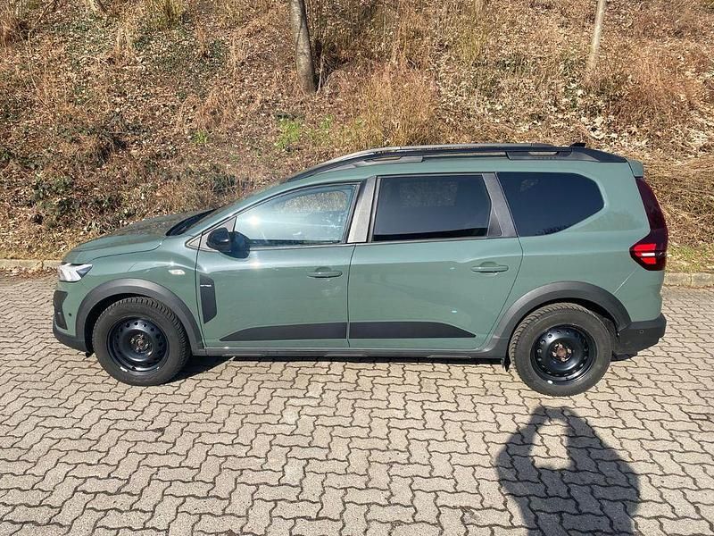 Gebraucht Dacia Jogger Extreme 101 PS (74 kW) 2023 Grün Van / Kleinbus