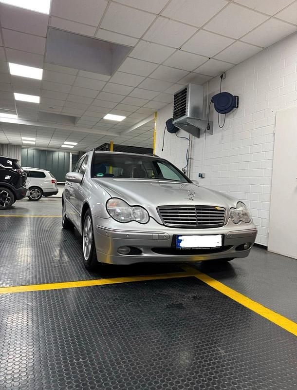 Gebraucht Mercedes C200 163 PS (119 kW) 2002 Silber Kombi