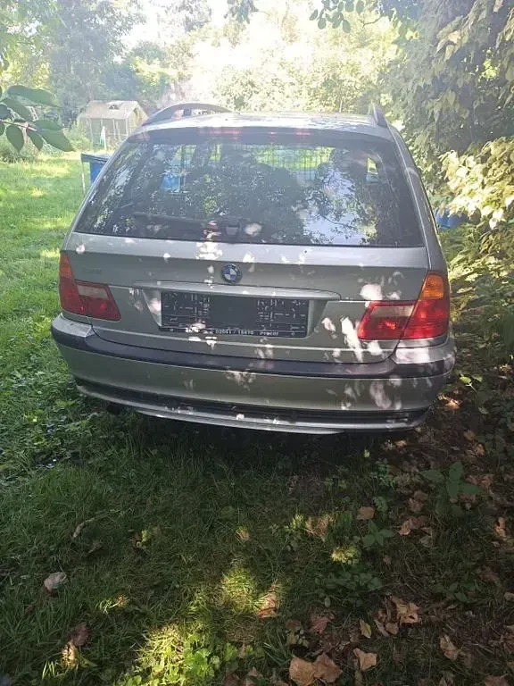 Gebraucht BMW 318 143 PS (105 kW) 2002 Silber Kombi