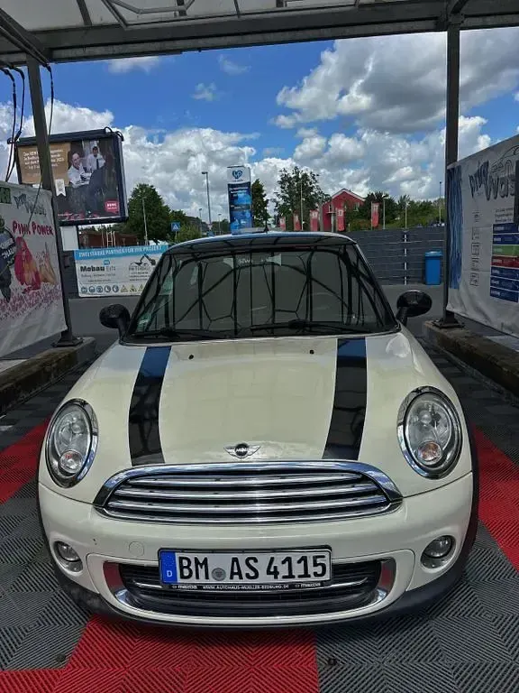 Gebraucht Mini Cooper 122 PS (89 kW) 2011 Weiß Kleinwagen