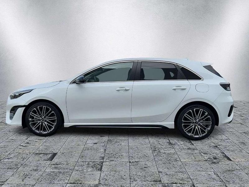 Neu Kia Ceed GT-Line 140 PS (102 kW) 2025 Deluxe weiss metallic Kleinwagen