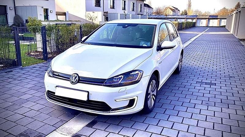 Gebraucht VW e-Golf 100 kW (136 PS) 2019 Weiß Kleinwagen
