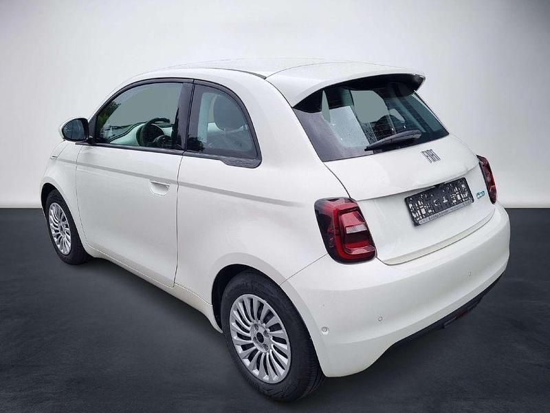 Gebraucht Fiat 500e Icon 86 kW (118 PS) 2023 Unilackierung arktis weiß Kleinwagen