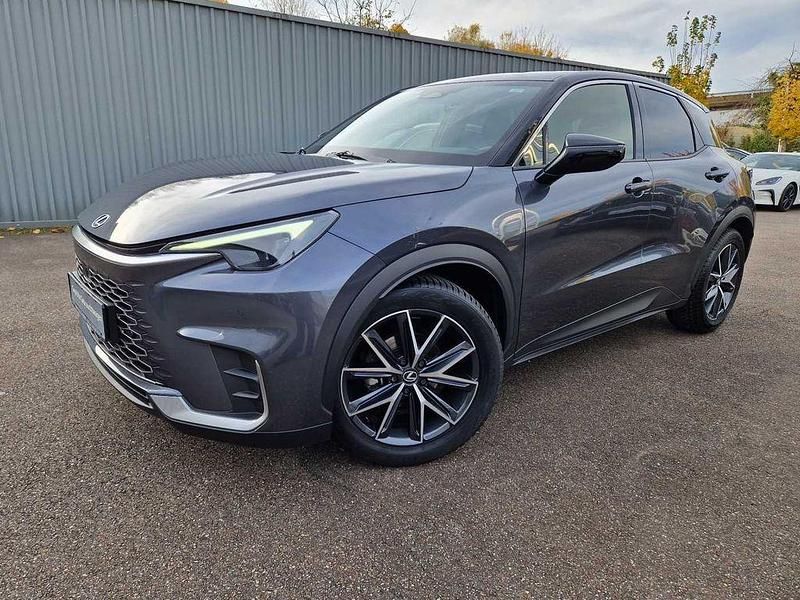 Obsidiangrau Gebraucht 2024 Lexus LBX SUV | 35.990 € (Fairer Preis) - Bild 1/4