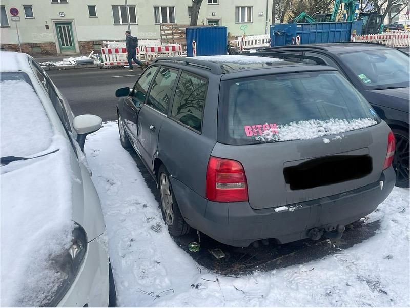 Gebraucht Audi A4 115 PS (84 kW) 2000 Grau Kombi