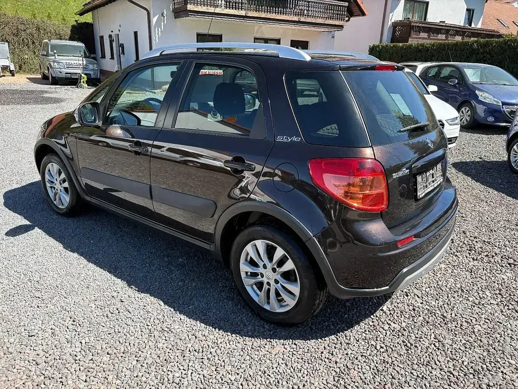 Gebraucht Suzuki SX4 Style 120 PS (88 kW) 2013 Braun Limousine