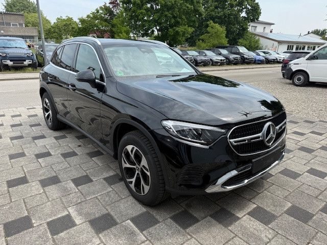 Schwarz Gebraucht 2024 Mercedes GLC300e SUV | 58.980 € (Superpreis) - Bild 1/4