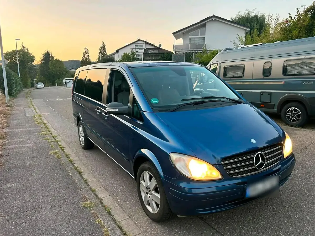Gebraucht Mercedes Viano 150 PS (110 kW) 2008 Blau Van / Kleinbus