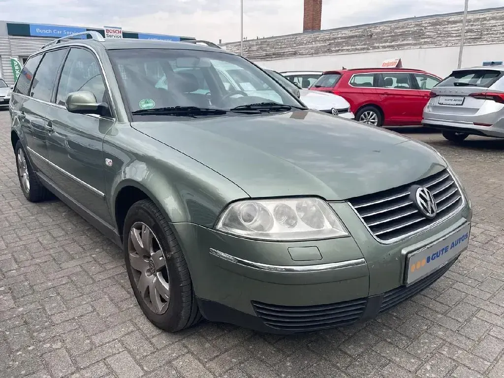 Gebraucht VW Passat Highline 101 PS (74 kW) 2001 Grün metallic Kombi