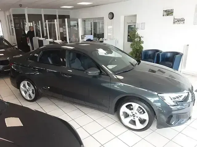 Używany Audi A3 Advanced 150 KM (110 kW) 2024 Szary Sedan/Limuzyna