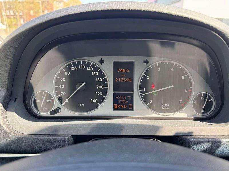 Beige Gebraucht 2005 Mercedes B200 Van / Kleinbus | 3.000 € (Fairer Preis) - Bild 1/4