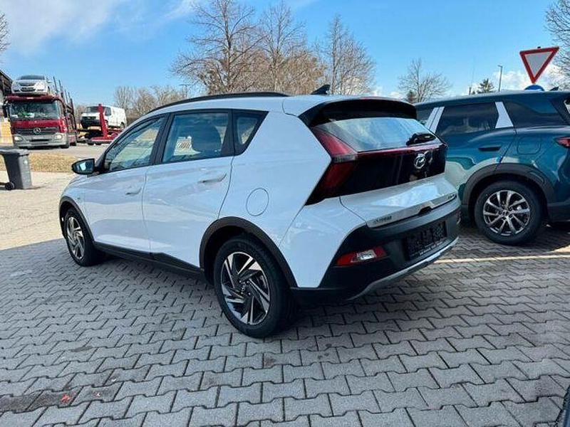 Gebraucht Hyundai Bayon Trend 101 PS (74 kW) 2024 Weiß SUV