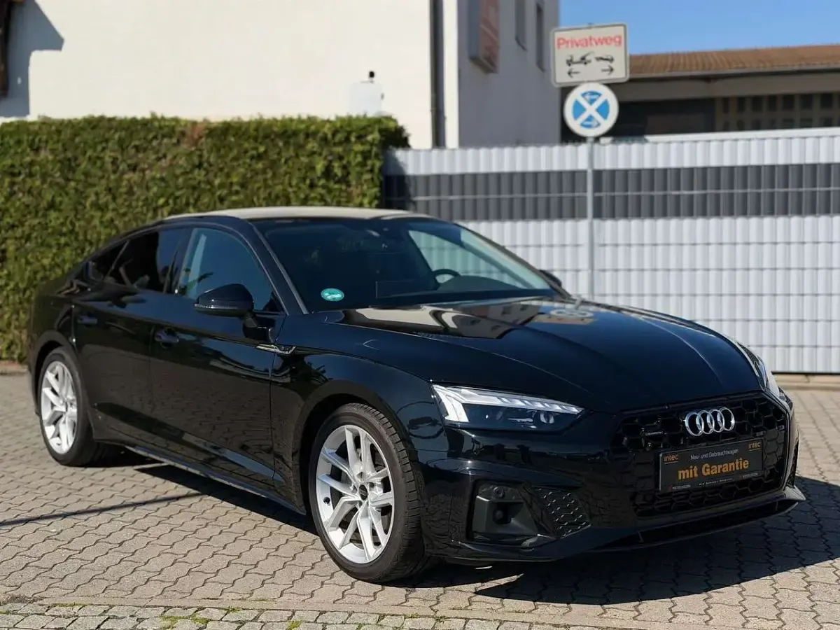 Gebraucht Audi A5 Sportback S-Line 204 PS (150 kW) 2023 Mythosschwarz metallic Kleinwagen