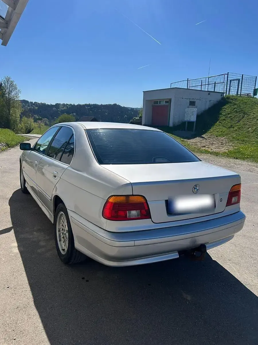 Gebraucht BMW 530 231 PS (169 kW) 2001 Silber Limousine