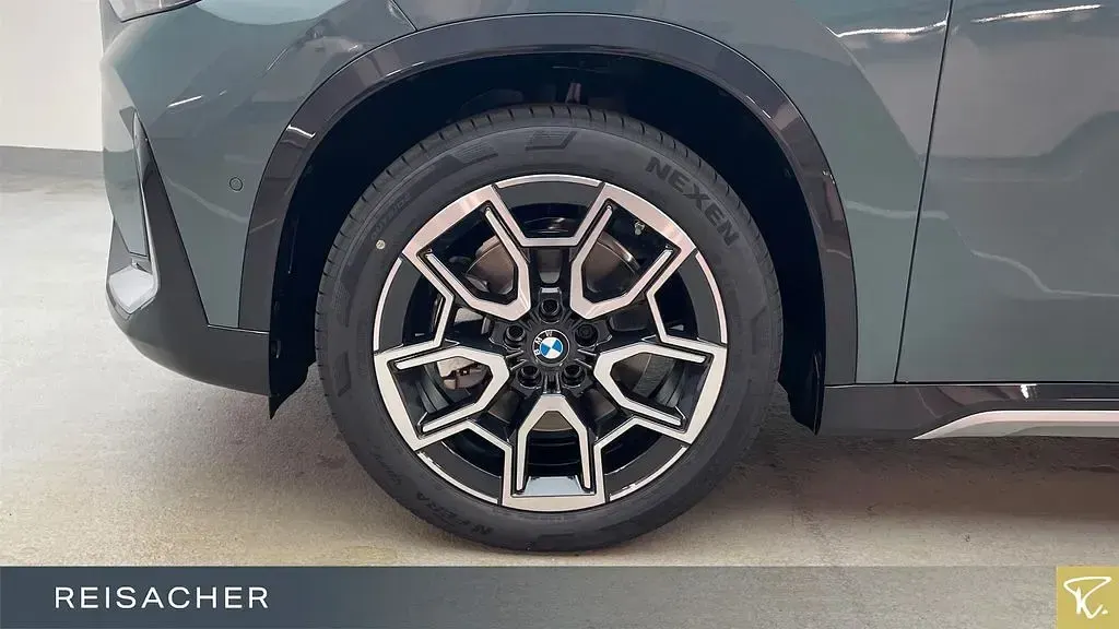 Neu BMW iX1 Performance 230 kW (313 PS) 2026 Grün SUV