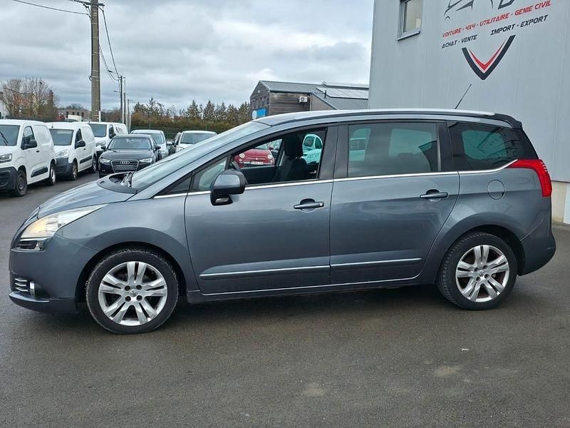 Gebraucht Peugeot 5008 Premium 111 PS (81 kW) 2011 Grau Van / Kleinbus