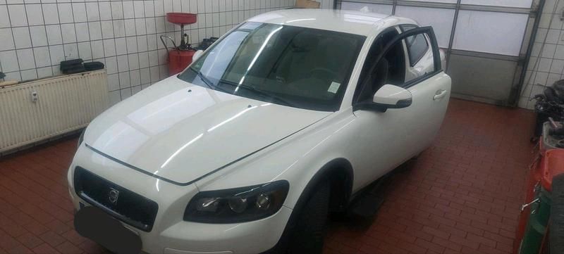 Weiß Gebraucht 2009 Volvo C30 Kleinwagen | 1.900 € (Superpreis) - Bild 1/4