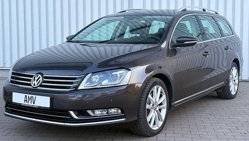 Gebraucht VW Passat Highline 140 PS (102 kW) 2013 Schwarz Kombi