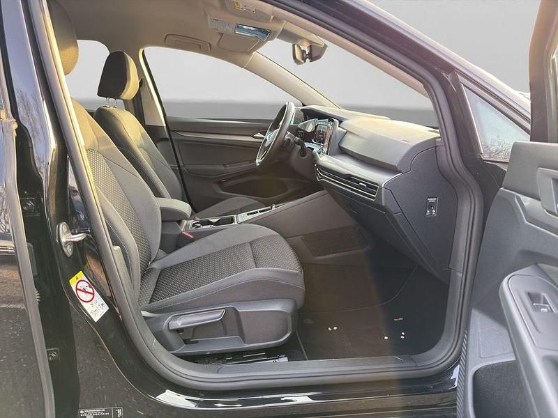 Gebraucht VW Golf VIII Active 150 PS (110 kW) 2022 Schwarz Limousine