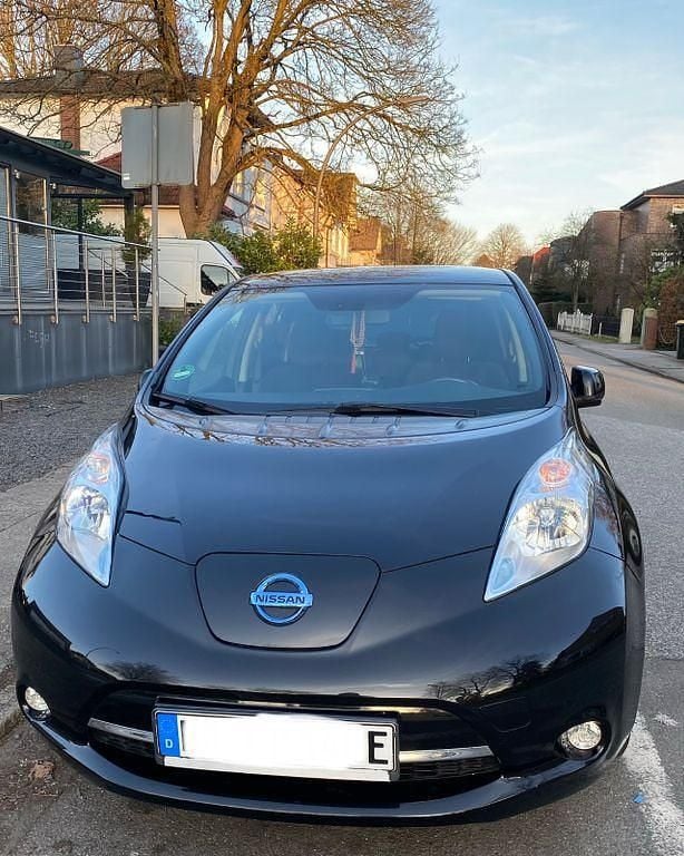 Gebraucht Nissan Leaf 80 kW (109 PS) 2018 Schwarz Kleinwagen