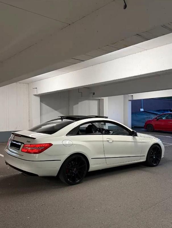 Gebraucht Mercedes E350 265 PS (194 kW) 2012 Weiß Coupé