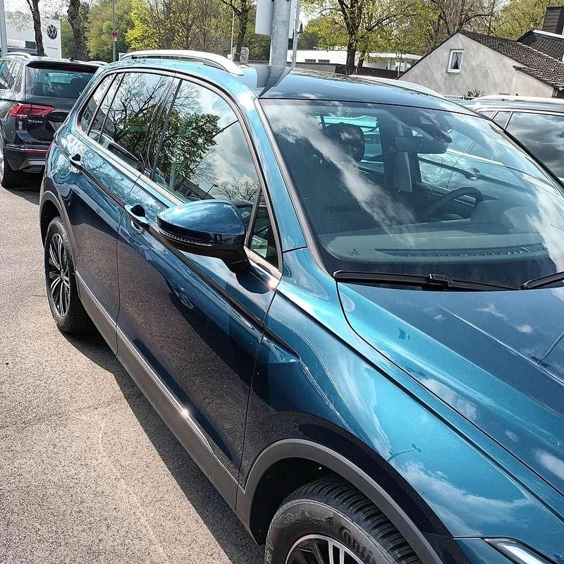 Gebraucht VW Tiguan Active 150 PS (110 kW) 2022 Blau SUV