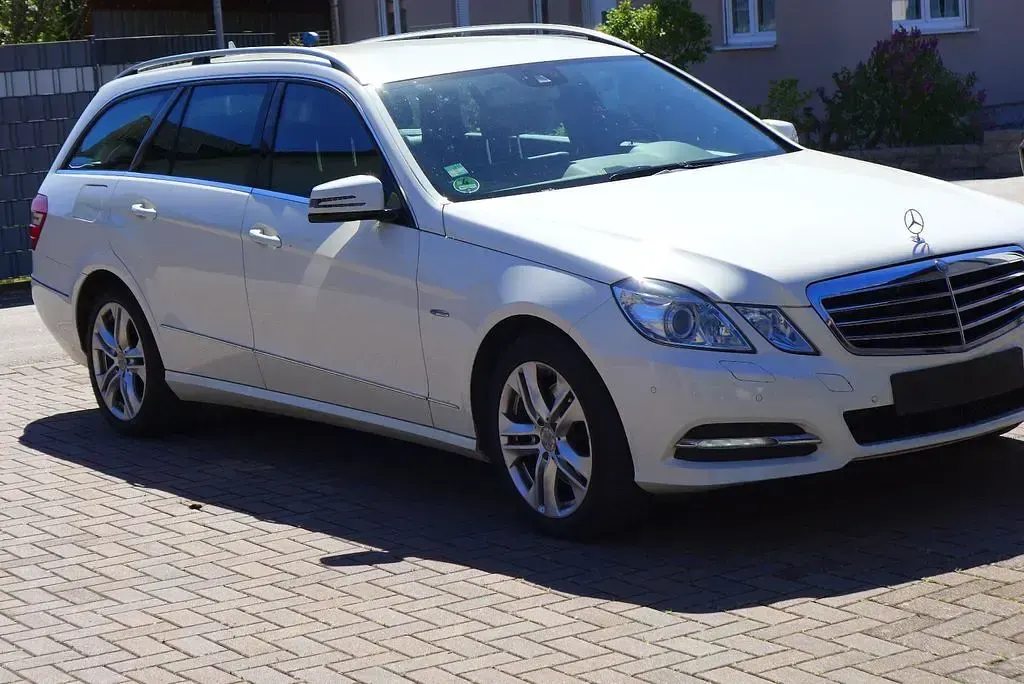 Usata Mercedes E250 Avantgarde 204 CV (150 kW) 2011 Bianco Berlina