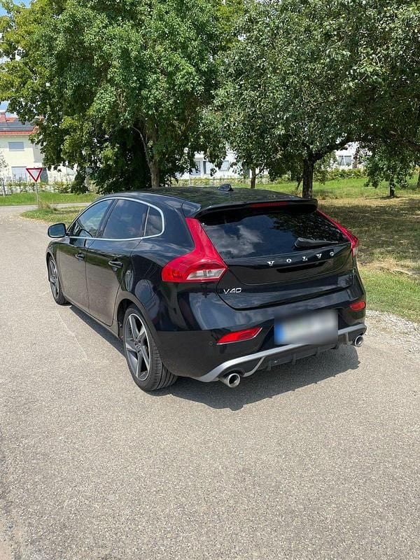 Gebraucht Volvo V40 150 PS (110 kW) 2014 Schwarz Limousine