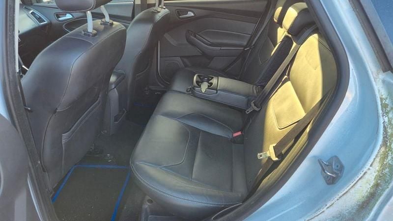 Gebraucht Ford Focus 120 PS (88 kW) 2015 Weiß Limousine