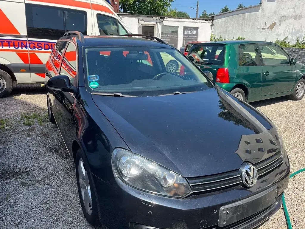 Gebraucht VW Golf VI Comfortline 105 PS (77 kW) 2011 Schwarz Kleinwagen