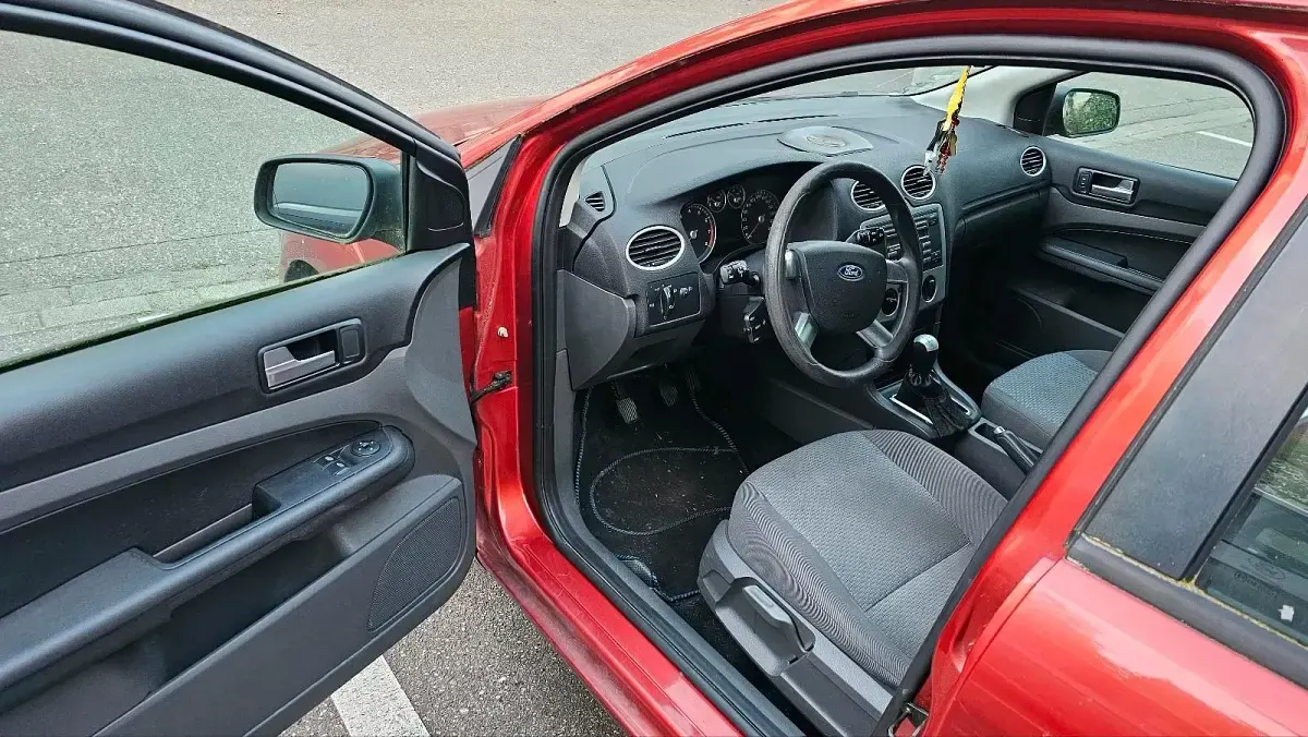 Gebraucht Ford Focus 106 PS (77 kW) 2007 Orange Kombi
