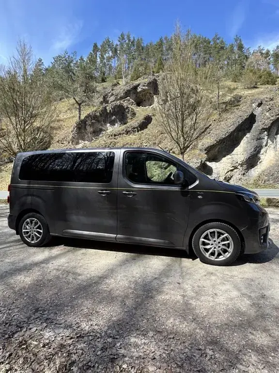Gebraucht Toyota Proace 150 PS (110 kW) 2017 Grau Van / Kleinbus