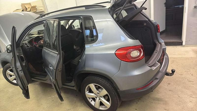 Gebraucht VW Tiguan 140 PS (102 kW) 2007 Mountain grey metallic SUV