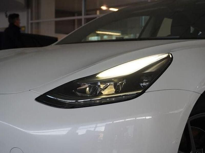 Gebraucht Tesla Model 3 Standard Range 366 kW (498 PS) 2022 Grau metallic Limousine