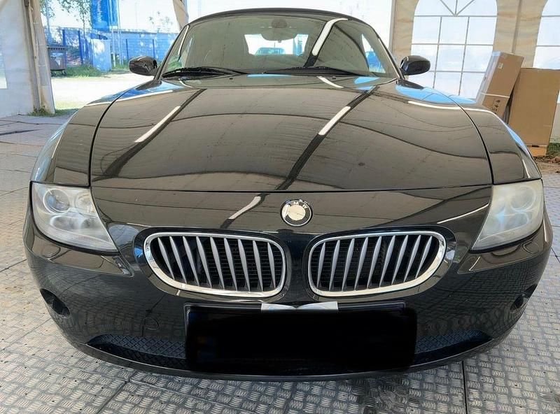 Second-hand BMW Z4 Sport Line 231 CP (169 kW) 2005 Negru Cabrio