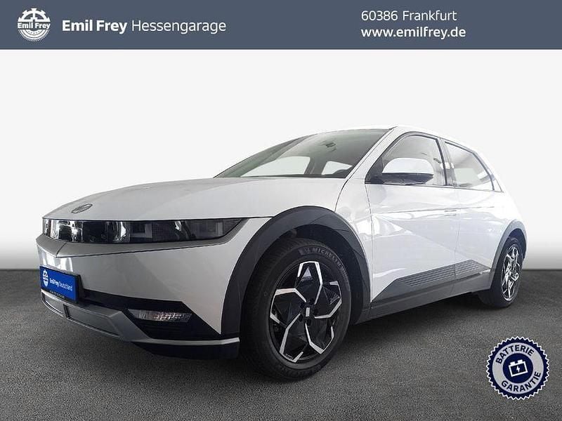 Weiss Gebraucht 2024 Hyundai Ioniq 6 Dynamiq Limousine | 39.950 € (Fairer Preis) - Bild 1/3
