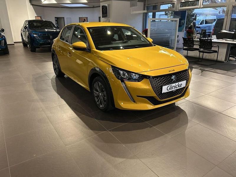 Gebraucht Peugeot e-208 Active 100 kW (136 PS) 2021 Gelb Kleinwagen