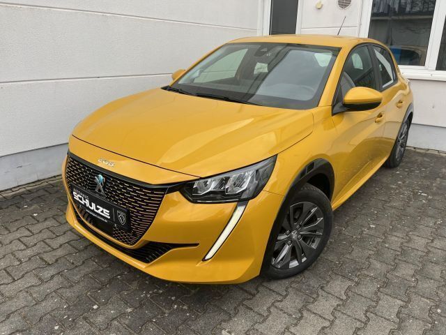 Gelb Gebraucht 2021 Peugeot e-208 Active Kleinwagen | 13.950 € (Fairer Preis) - Bild 1/4
