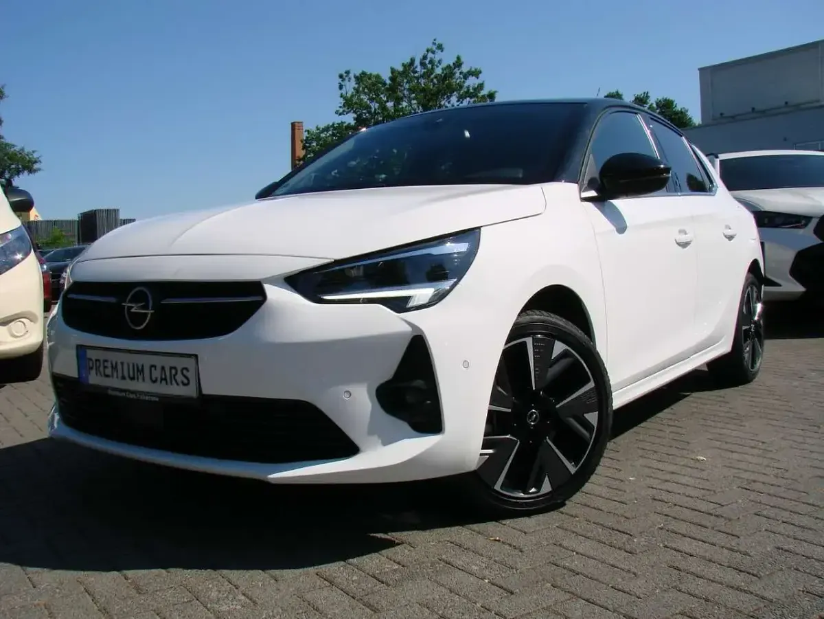 Gebraucht Opel Corsa-e Ultimate 100 kW (136 PS) 2022 Brillant weiss Kleinwagen