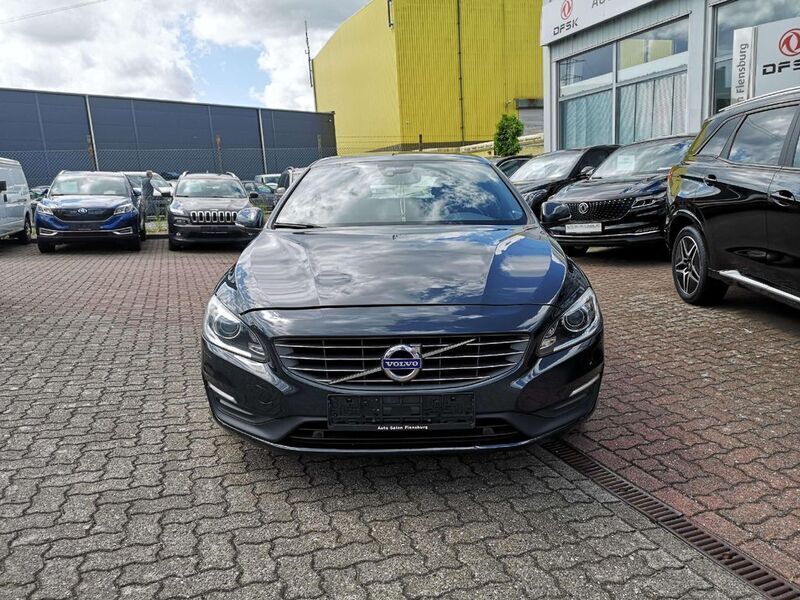 Gebraucht Volvo V60 Business Edition 136 PS (100 kW) 2015 Grau Kombi