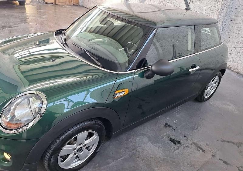 Gebraucht Mini ONE 102 PS (75 kW) 2015 British racing green ii Kleinwagen