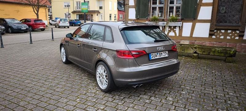 Gebraucht Audi A3 Ambiente 150 PS (110 kW) 2015 Grau Limousine