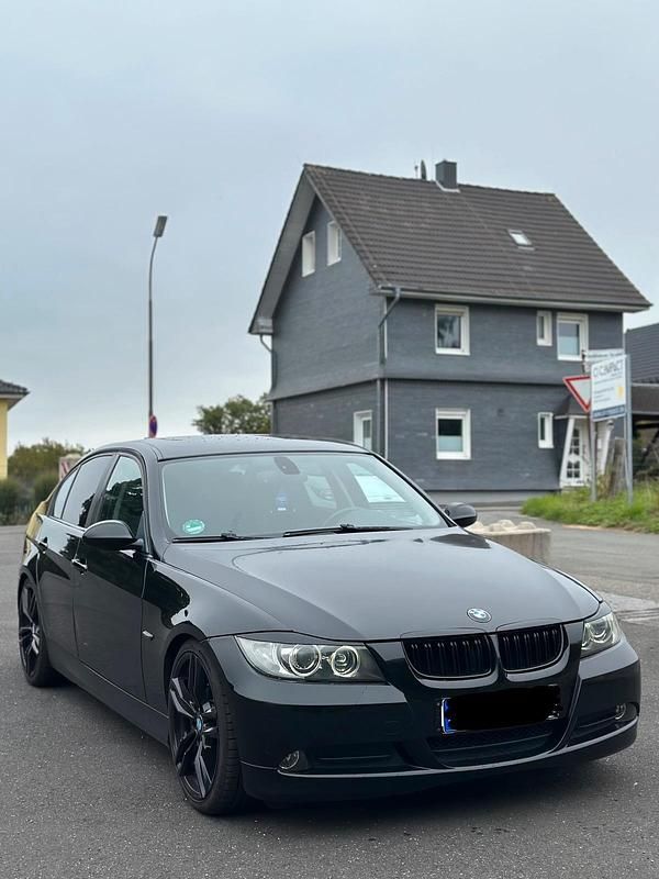 Schwarz Gebraucht 2006 BMW 318 Limousine | 3.999 € (Fairer Preis) - Bild 1/4
