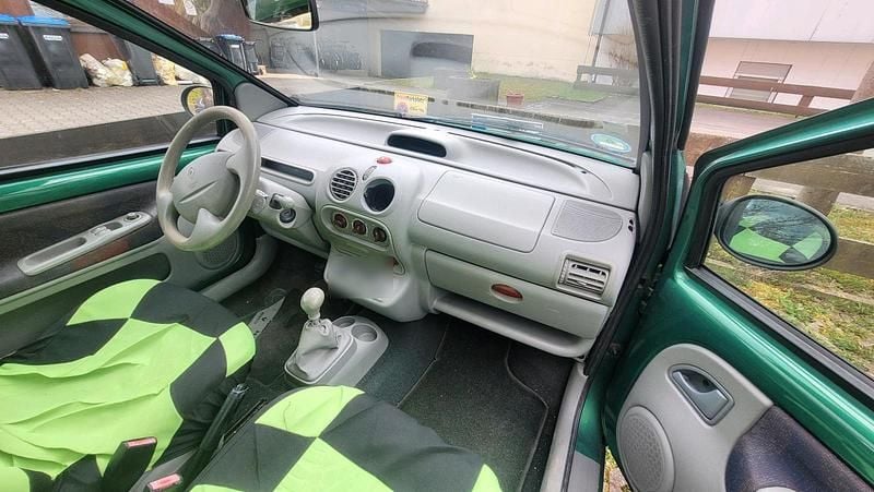 Gebraucht Renault Twingo 59 PS (43 kW) 2001 Grün Kleinwagen